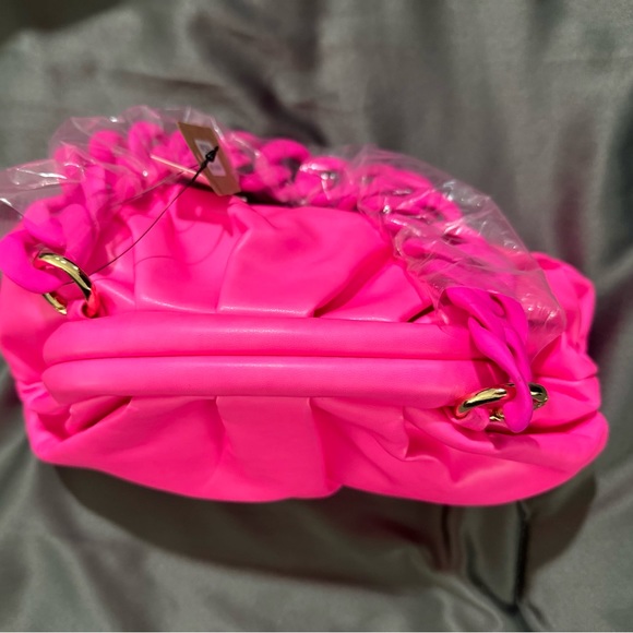 Neon Pink Faux Leather Crossbody Bag w/ Chain - NWT - Picture 4 of 11